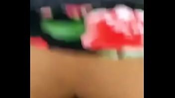 play 偷偷摸摸的口交和他妈的在沃尔玛与 19 岁的性感女友
