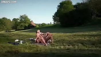 再生 毒で渦巻きとして遊んだ男がこのポルノビデオを作った