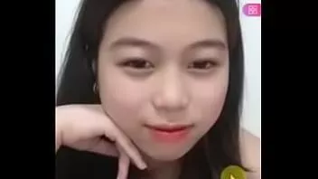 播放 Bé mai anh shàng mùa covid