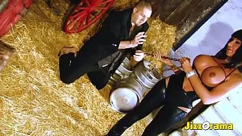play Jizzorama latina makes a move on a big dick