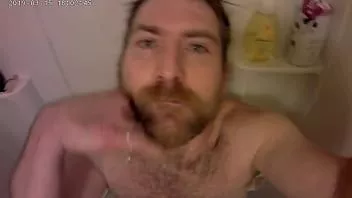 播放 福迈克霍克90射击。我的脸上沾满了巨大的负担，我闭上了眼睛，脸上露出羞愧的表情，最后我很尴尬，我什至做了这件事，然后我纠正了一下，出去沃尔玛买了185美元的食物，没有把它擦掉红眼睛