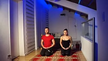play Yoga per anima, mente e corpo con la bellissima daniela jimenez