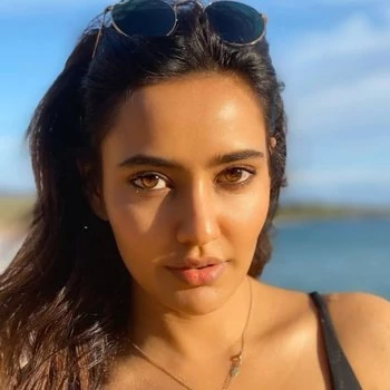 色情明星 Neha Sharma