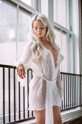 Pornostar Elsa Jean